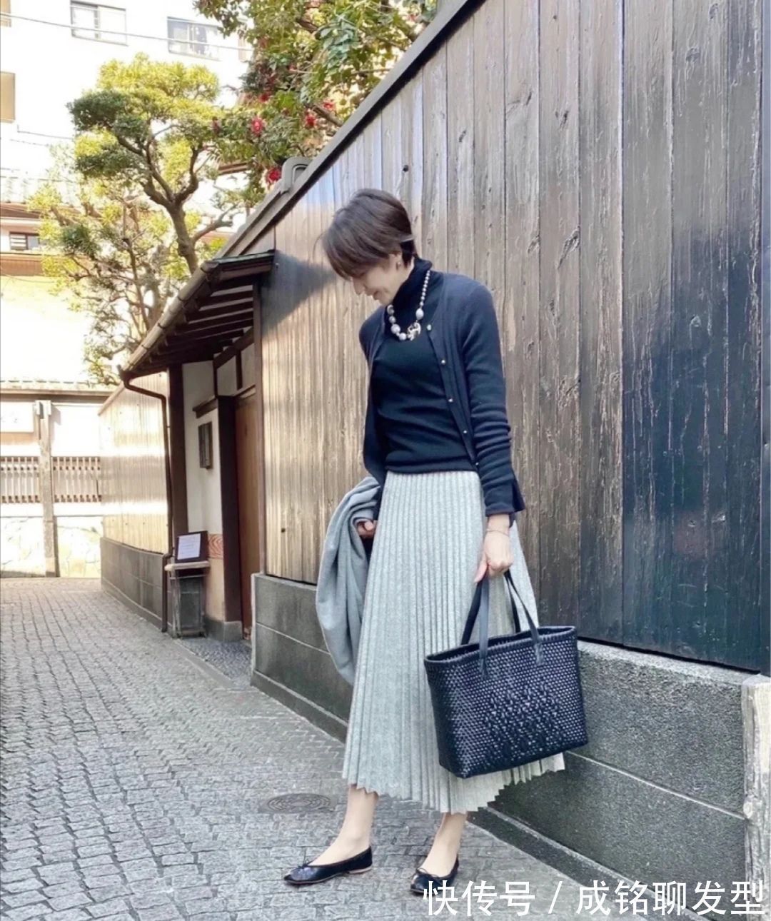 裤装|时尚无关年龄,这些中年“阿姨”靠穿搭圈粉,把基础款穿出时尚感