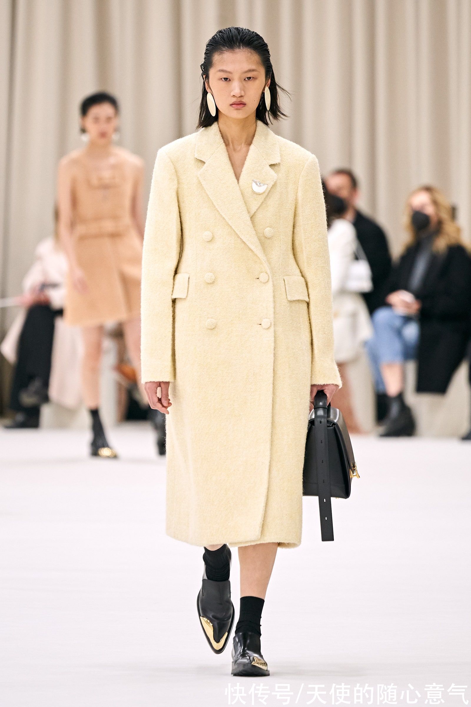 沙漏形|Jil Sander2022秋冬成衣系列经典看点细节分析