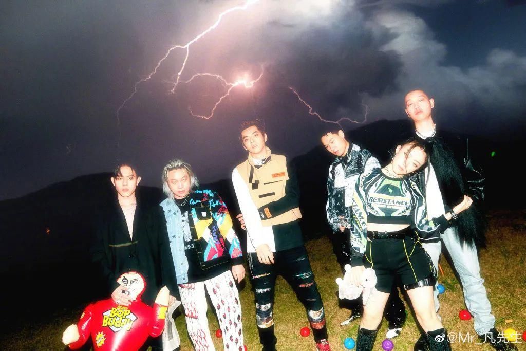  吴亦凡|吴亦凡的嘻哈厂牌搞起来了！他最近穿的鞋也继续飞