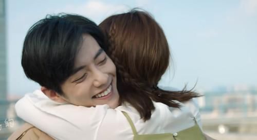 情满雪阳花|收视惨淡仅0.3:舍《余生》选《光芒》,湖南卫视这步棋下对了么