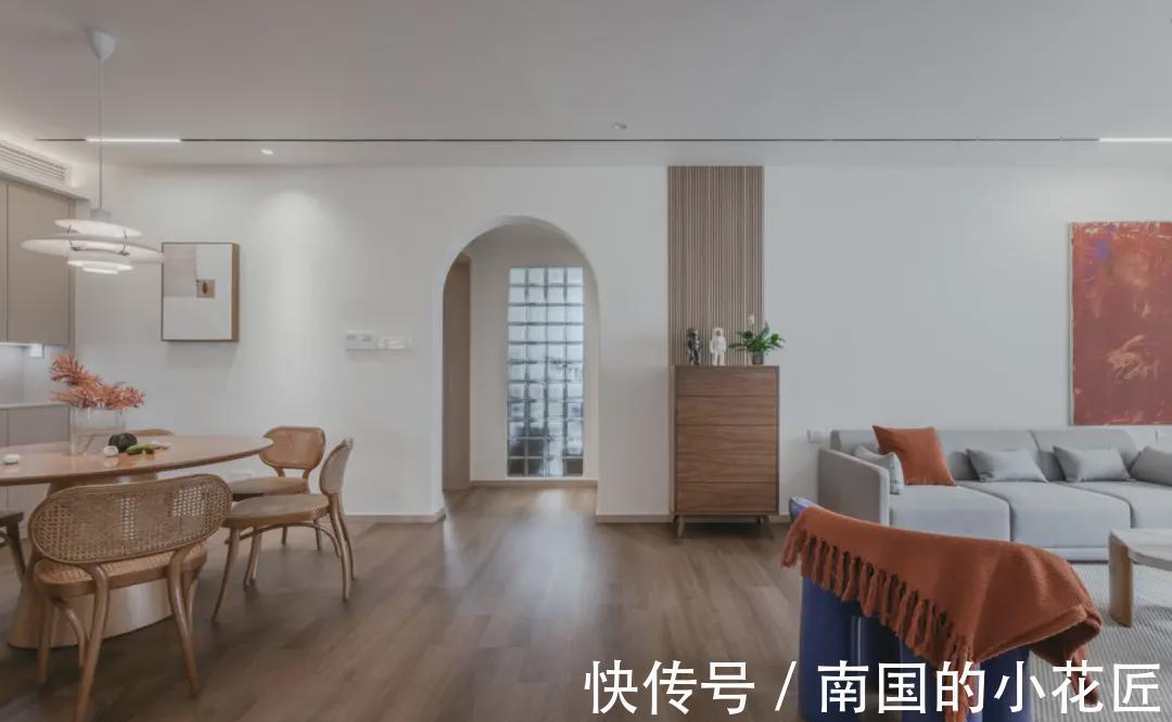 新房|看了她家，才知道低饱和度的空间有多舒适，全屋没有一丝俗气