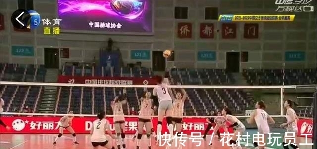 逆转|女排全明星赛真刀真枪,小诸葛蔡斌站着指挥明察秋毫完成三局逆转