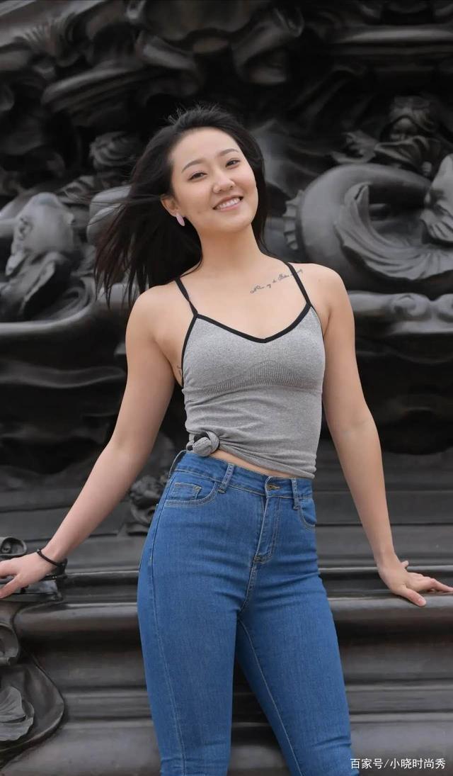 落落大方|活力美女,衣着朴素,尽显落落大方之美