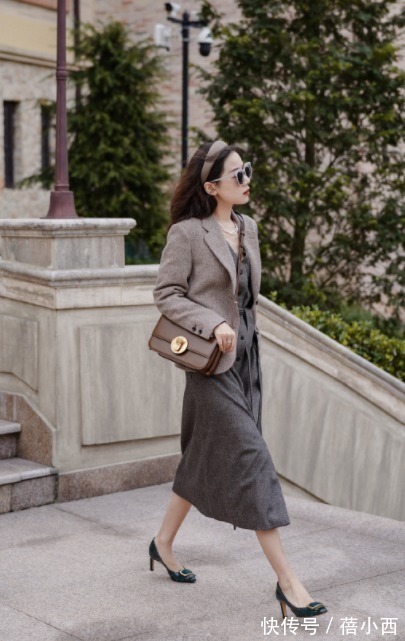 阔腿裤 “有品位”的女人穿西装,谨记这3点思路+3种搭配,时髦又显年轻