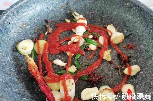 这个方法制作的酥鱼,孙女自己都能吃了,鱼刺变得绵软不必吐剌了