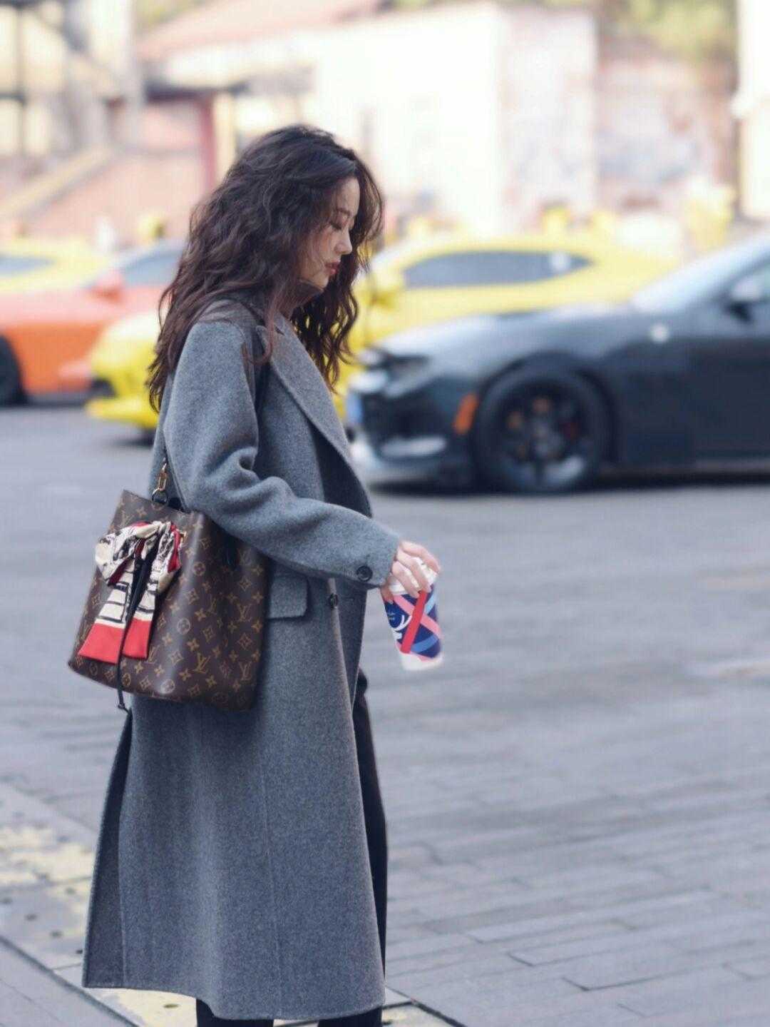 紧身裤 小个子怎么穿大衣显高又时髦?看看这些搭配造型,每一套都可照穿