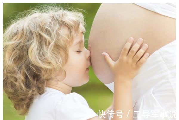 二胎|25岁和45岁宝妈,同样是生二胎,产后半年三个方面差距令人唏