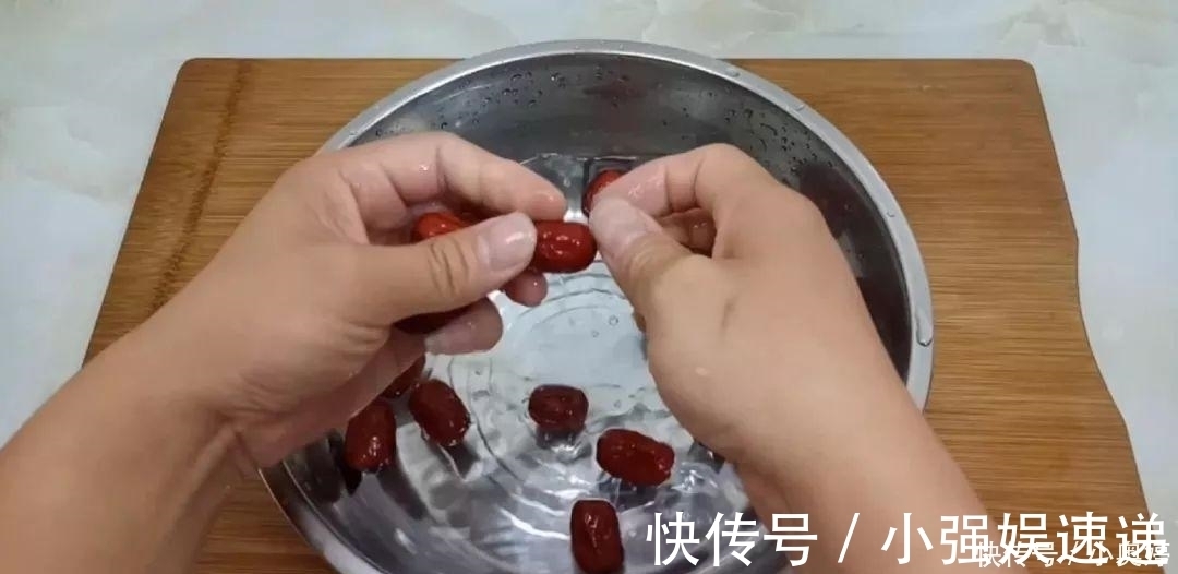 白糖|3勺白糖, 1斤面粉, 不用和面, 做出来最好吃的发糕, 边吃边流口水
