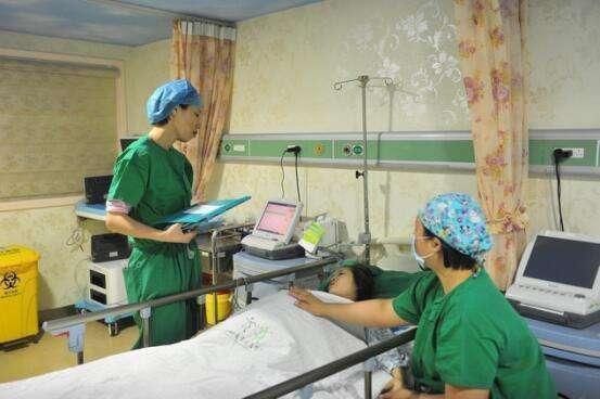 医生|生孩子的时候,产妇最好别说这些让医生反感的话,不然对生娃不利