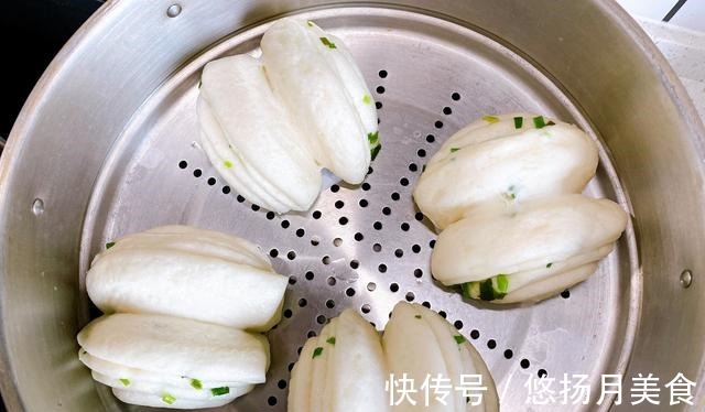 葱卷怎么做好吃掌握3点，葱香浓郁不发黄，柔软筋道，凉了不硬！