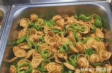 食堂大妈被“逼出”坚强？青椒炒火龙果可还行，图4竟成女生最爱