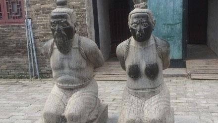 她是秦桧后人,因在秦桧墓前写下“一句名联”,从此名满天下!