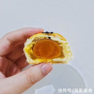 蛋黄酥|灿如金牌の蛋黄酥 酥到掉渣