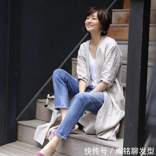 毛衣 福冈佳子是我见过最会穿的博主,52岁依然时尚靓丽,优雅到骨子里