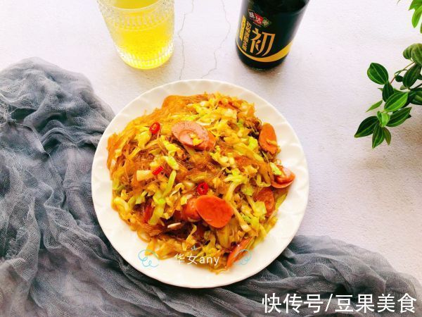 包菜炒火腿|舌尖上的中国，包菜炒火腿粉丝能占一席之地