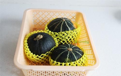 南瓜的懒人做法，不放一滴油，烤一烤，软糯香甜，热量低更健康！