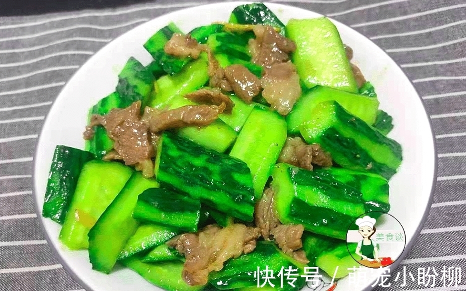 炒黄瓜时,切记别直接下锅炒!多做2步骤,黄瓜不出汤,清脆爽口