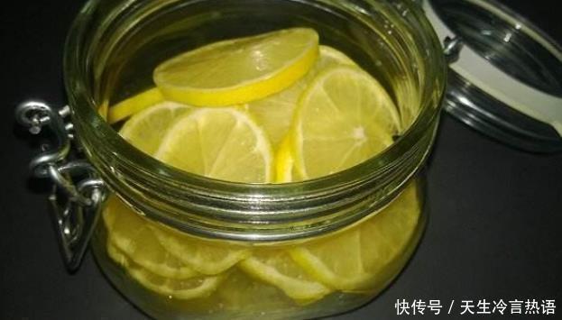 肝不舒服|肝不舒服的人，每天常喝点它，给肝脏“洗洗澡”，肝脏光滑更干净