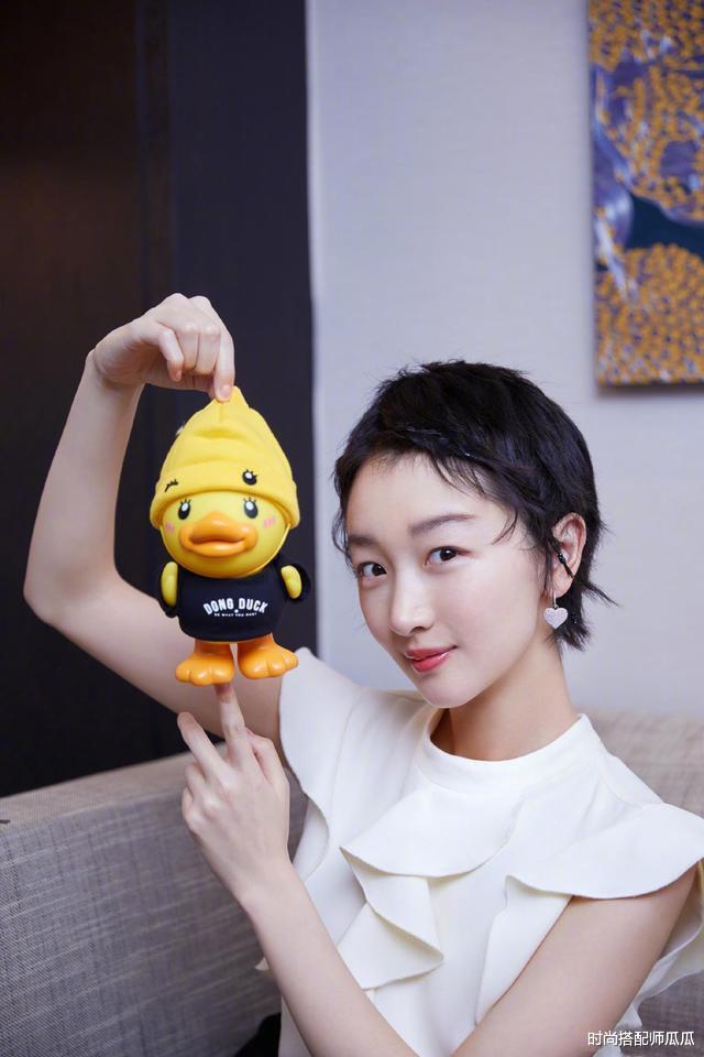 部位|你适合“长发”还是“短发”主要看这3个部位，脸型是关键！