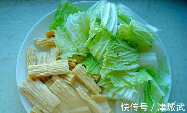 一到天冷，这菜就供不应求，钙量足还便宜，炖一锅，驱寒暖胃