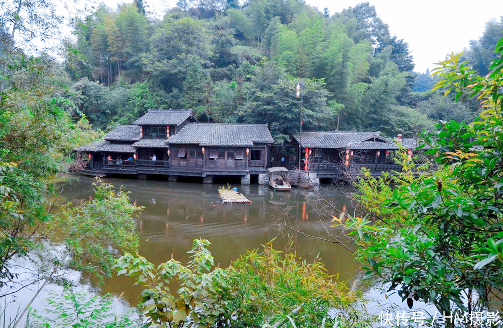 福建被群山包围小村庄，千年没有蚊子，是因为石蟾蜍的庇护？