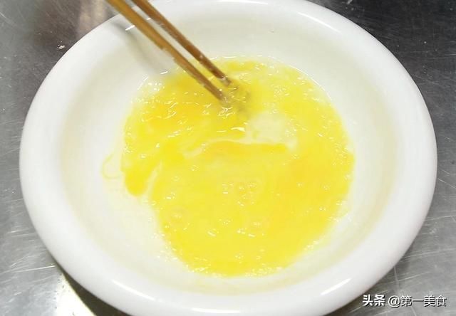 芝麻|想吃芝麻条别再买了，厨师长教你做法和技巧，香酥焦脆，一看就会