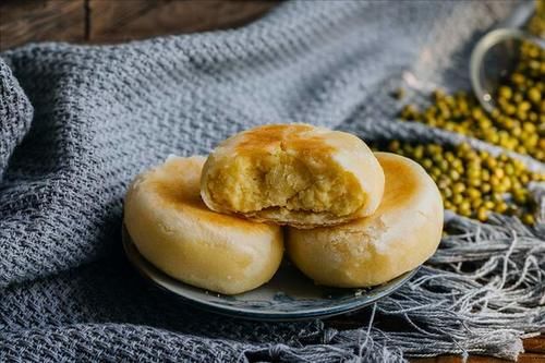 添加|绿豆别再煲汤了，换个新吃法，清凉解暑无添加，又香又甜酥掉渣