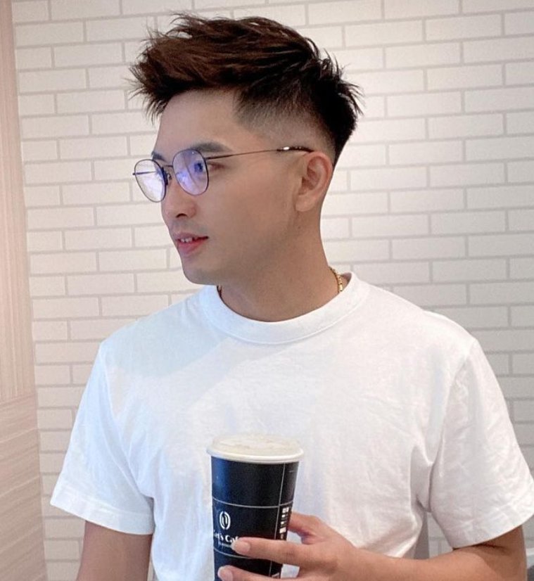 男生留“背头”太油腻了，不如剪这5款清爽发型，干净帅气显精神