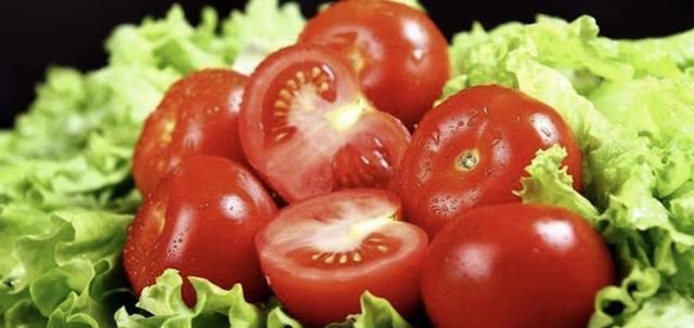 中薪|西红柿配一宝,一起食用,肝脏好了,皮肤更细腻,大人小孩都爱吃