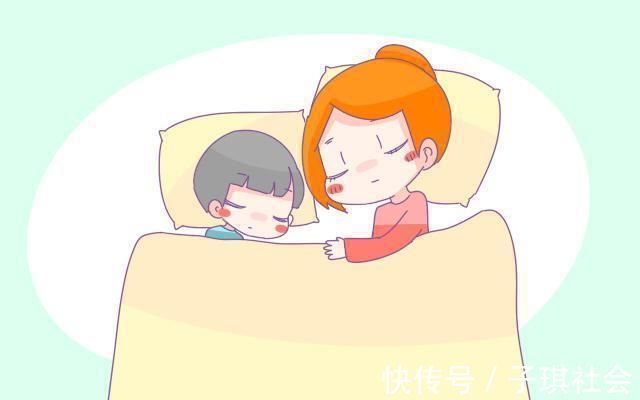 睡眠质量|宝宝出生后的第一年,跟谁睡很重要,妈妈们可别不当回事!