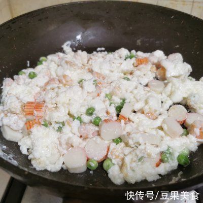 小丁|吃着比肉还鲜，嘴馋就吃#蛋趣体验# 芙蓉虾蟹丁