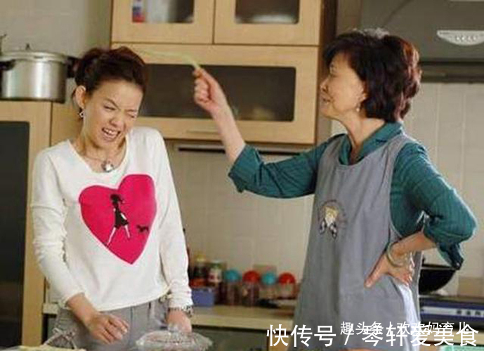 父母|生女儿的家庭不再“吃香”?将来会面临4个难题,父母要早做打算