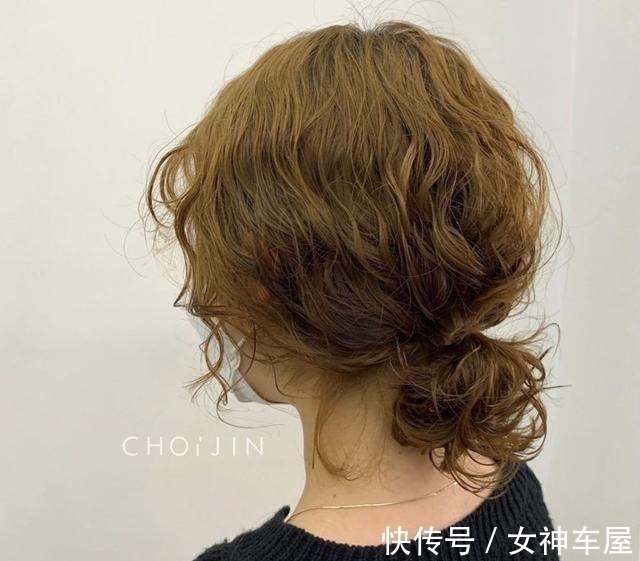 发型 如何让自己剪一款漂亮的发型看看这15款,很值得尝试!