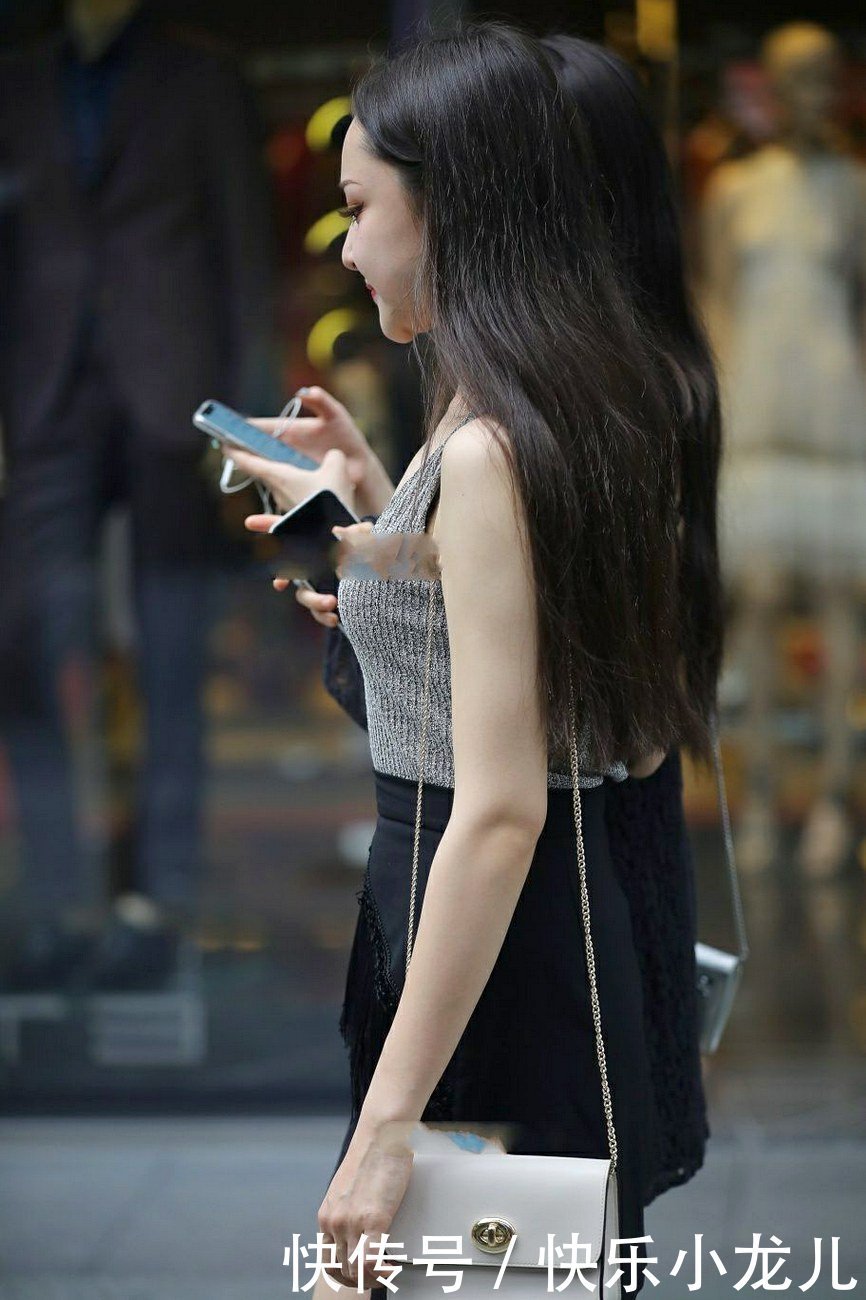 看起来|外表看起来很火热,真的不像40多岁的人