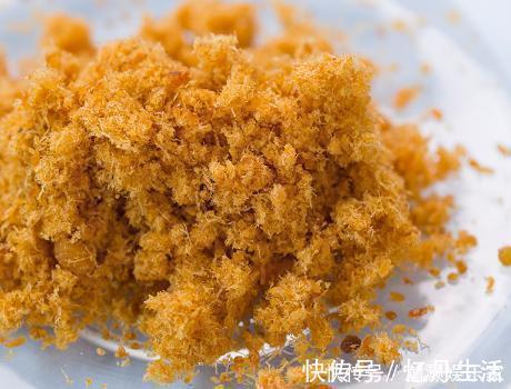 剩米饭升级做法，不炒不煮也不煎，两手一捏，我连吃了3天也不腻