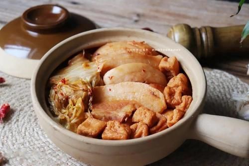 天冷了,多给家人做这锅白菜煲,热乎乎一大锅,上桌汁都抢着吃!!!