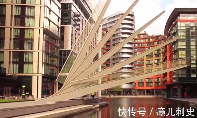 桥梁|极具创意！这座桥梁的设计与众不同，很多人不为过河专看它变化