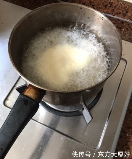 小米别再煮粥了,教你这个新吃法,加1个鸡蛋,好吃解馋