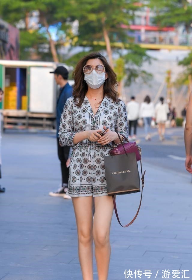 时尚 随性自然的打底裤穿搭富有时尚感,显身材又耐看,高级优雅!