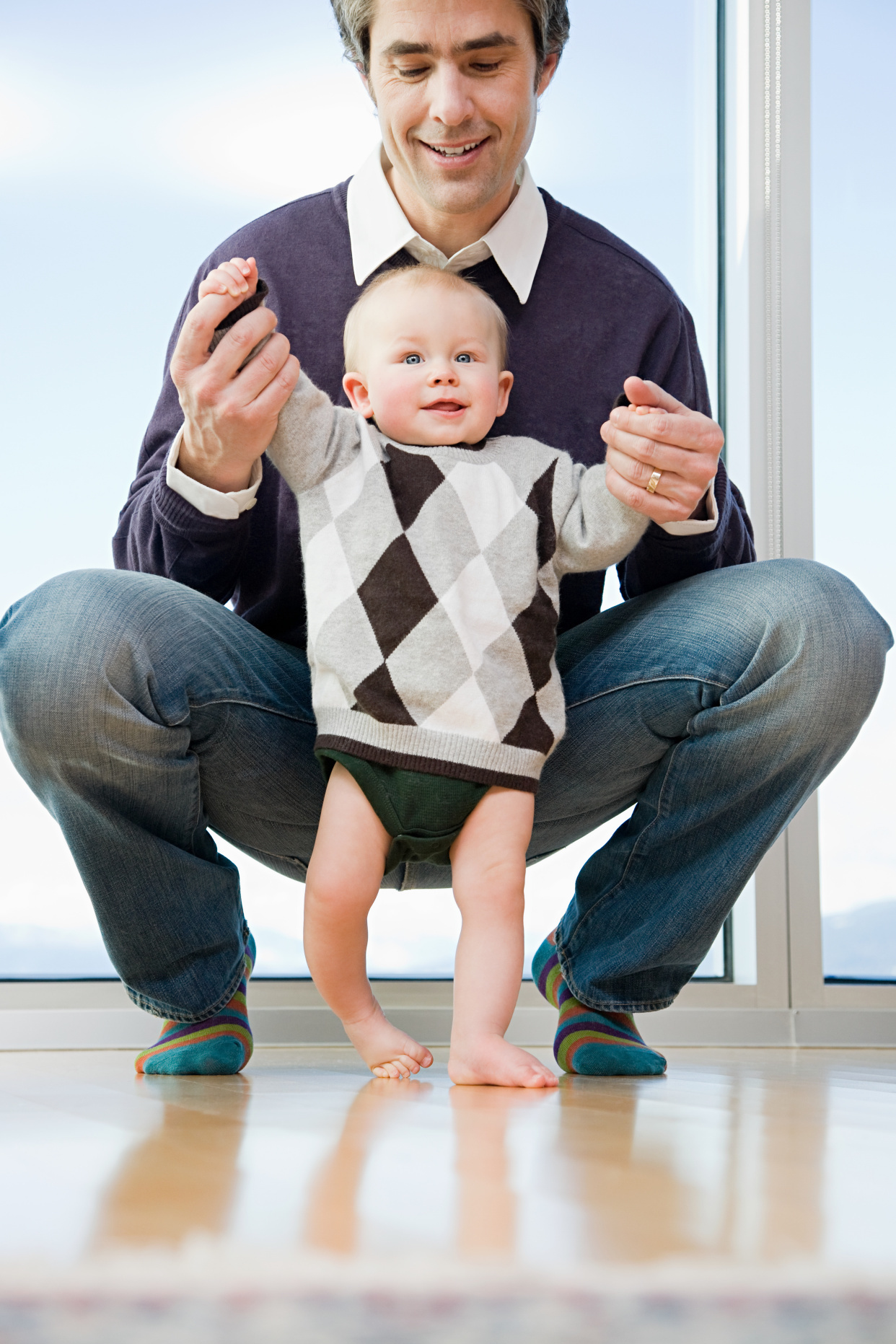 宝妈|宝宝站立过早会影响发育吗?医生:只要遵循这个规律就行