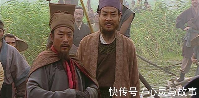 李逵!晁盖劫法场后,宋江为何突然下跪是感恩戴德还是别有用心!