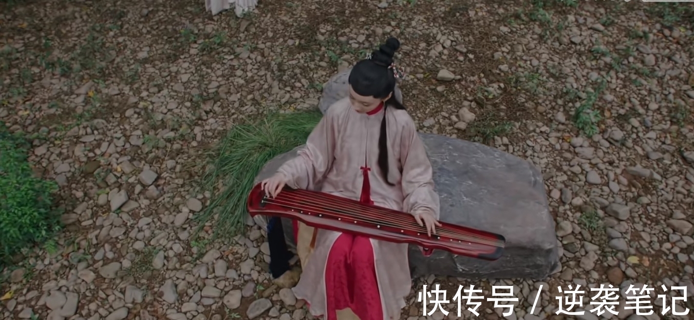 泪痕#秦观《鹧鸪天.枝上流莺和泪闻》:雨打梨花深闭门