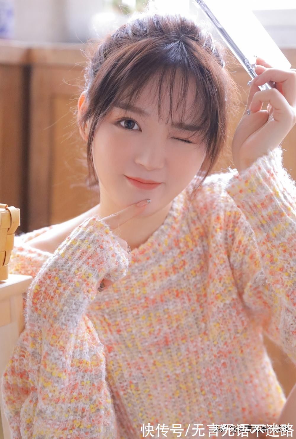 毛衣 治愈系美女,暖冬彩色毛衣穿搭,尽显青春靓丽