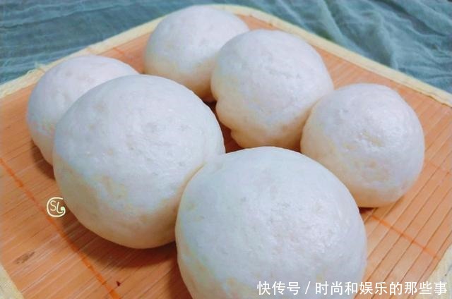 奶黄包|孩子三天两头想吃的早餐,早上一加热就好,简单方便,营养足