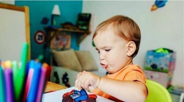 爸妈|孩子常说这4句话,则暗示情商低,爸妈不当回事吃亏的将是孩子