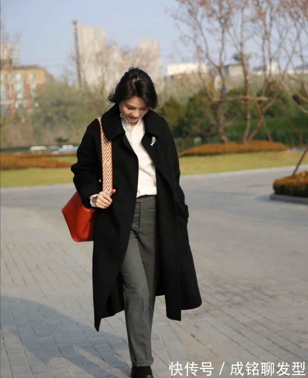 单品|这位五十多岁的妈妈好会穿!用三款单品穿出优雅气质,高级又减龄