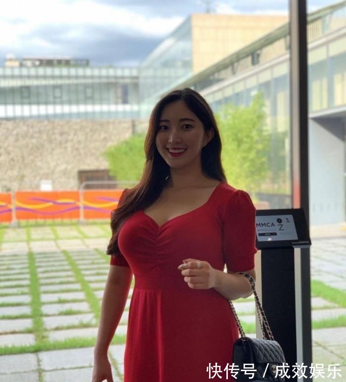 女生 讲真的,微胖型女生,这样子穿搭,更显“成熟”魅力