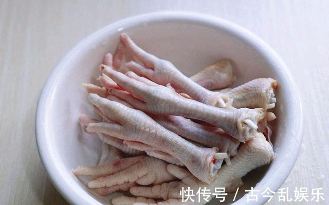 水淀粉|鸡爪这个做法火了，比泡椒、虎皮还好吃，酸甜微辣，吃过就忘不掉