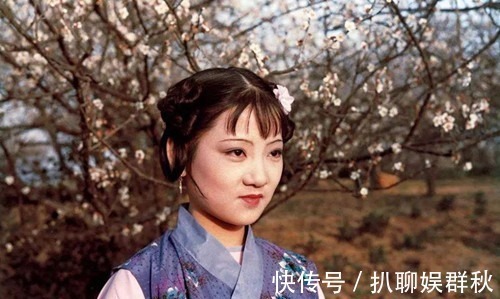 贾母&为什么黛玉能和丫环情同姐妹,宝钗却不能?不仅是性格的问题