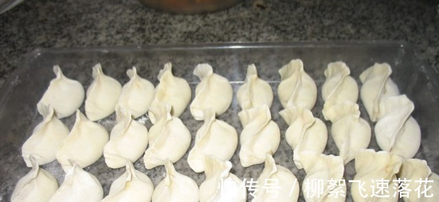 饺子包好放冰箱,容易开裂还粘连怎么办教你妙招!放多久都没事!